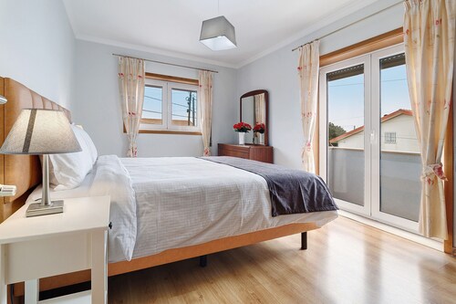 Vacation Home "Vivenda Sol E Mar" with 2 Private Terraces, 3 Balconies & Wi-Fi