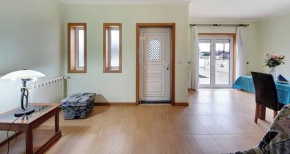 Vacation Home "Vivenda Sol E Mar" with 2 Private Terraces, 3 Balconies & Wi-Fi