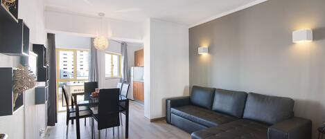 Fernseher, Tischtennisplatte