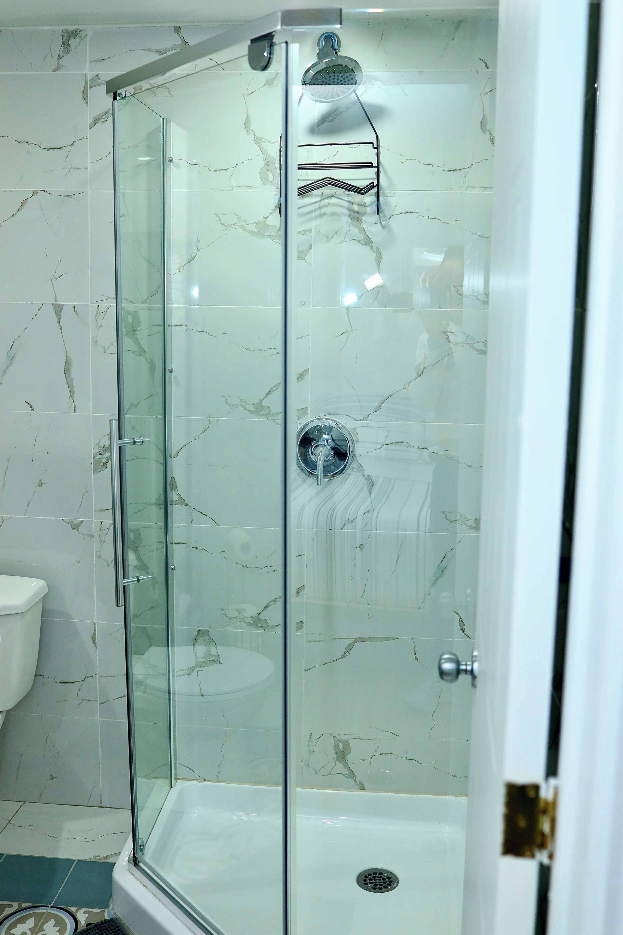 Shower, bidet, towels, soap