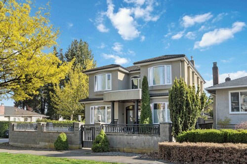 Luxury Vancouver Suite: Near YVR & Downtown