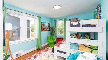 2 bedrooms, desk, iron/ironing board, free WiFi