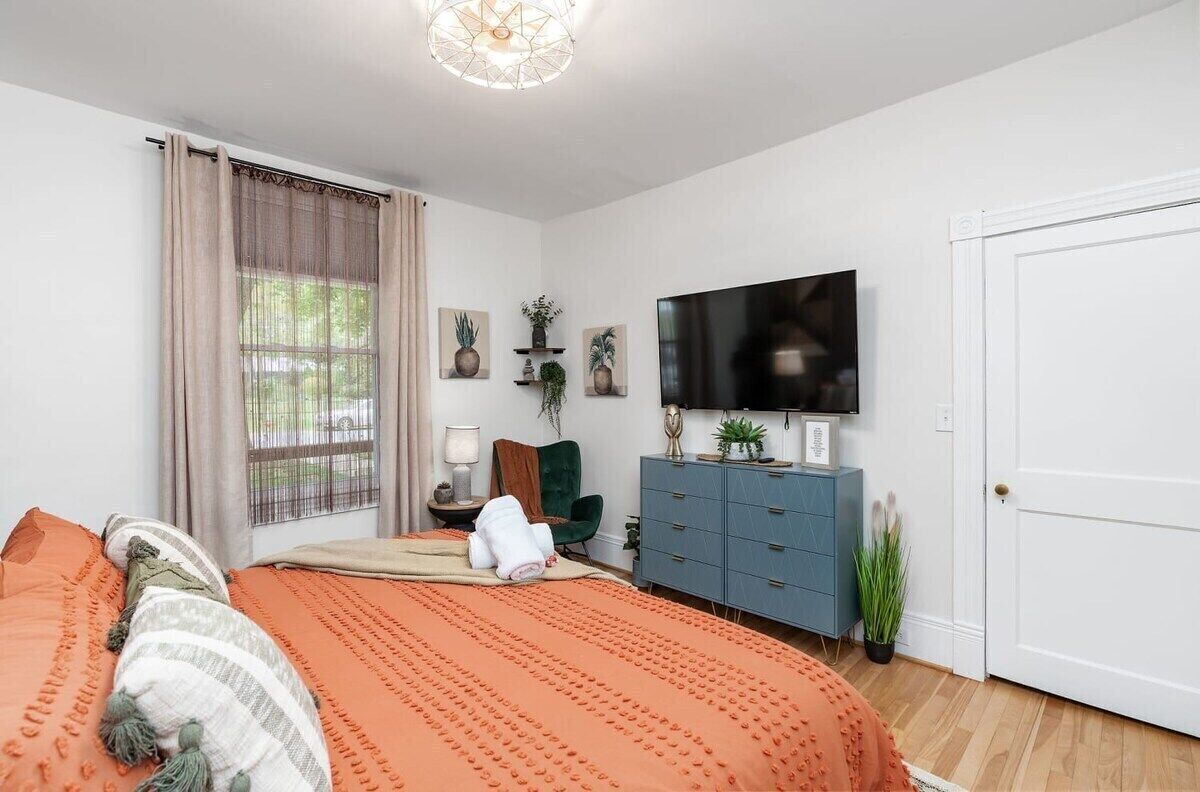 2 Schlafzimmer, Schreibtisch, Bügeleisen/Bügelbrett, kostenloses WLAN