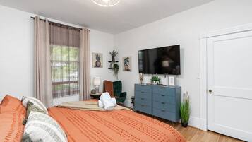 2 Schlafzimmer, Schreibtisch, Bügeleisen/Bügelbrett, kostenloses WLAN