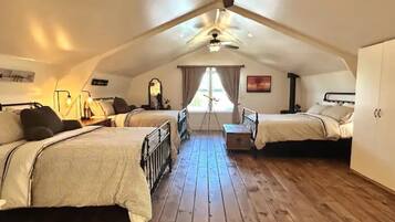 4 sovrum, strykjärn/strykbräda, gratis wi-fi och sängkläder