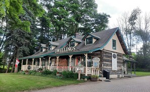 Designer store - Margarita Vacation Getaway (Oro-Medonte)
