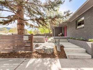 Terrace/patio - Elegant Mid Century Modern Ranch - Walk to Pearl and Hiking! EV Charger on Site. (Boulder)