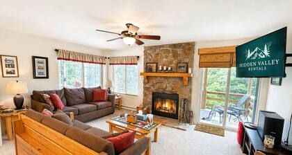 Quiet Mountain Condo w/Fireplace, Wooded Setting