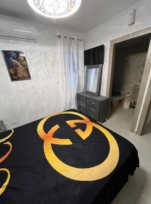 3 bedrooms, iron/ironing board, free WiFi, bed sheets