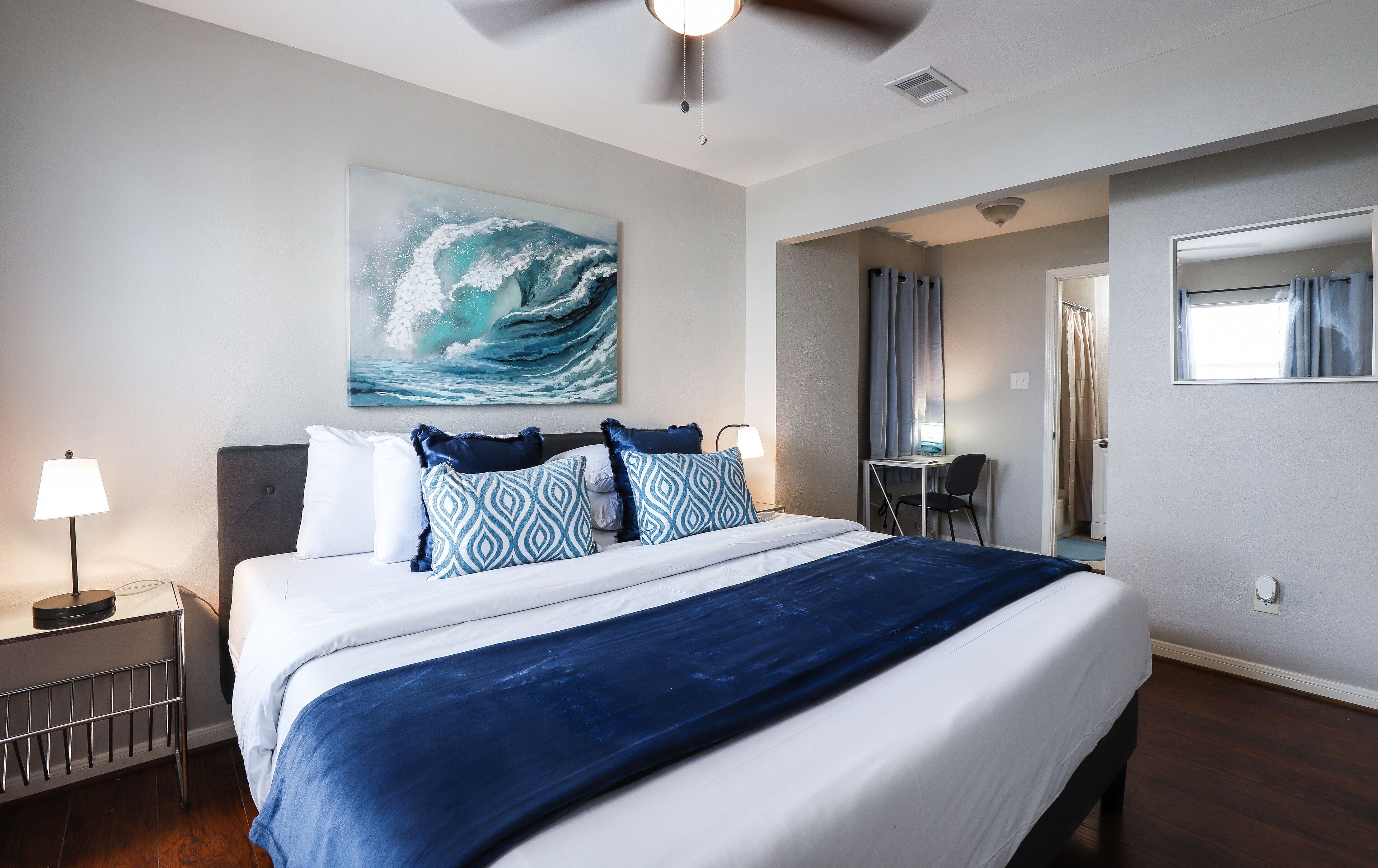 2 bedrooms, desk, iron/ironing board, free WiFi