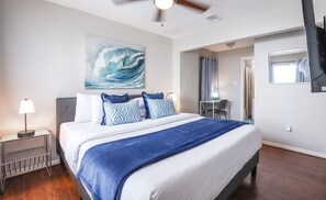 2 bedrooms, desk, iron/ironing board, free WiFi