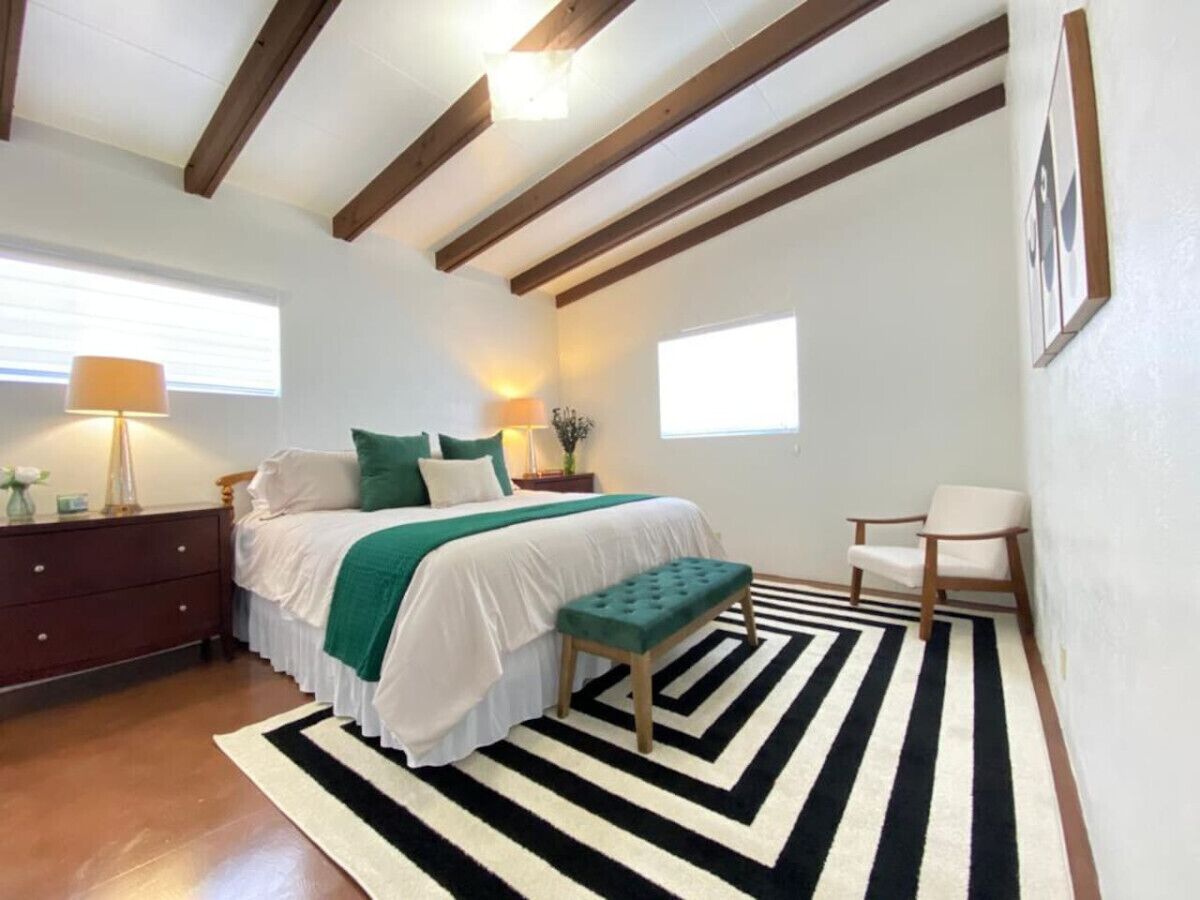 3 多间卧室、办公桌、熨斗/熨衣板、旅行婴儿床