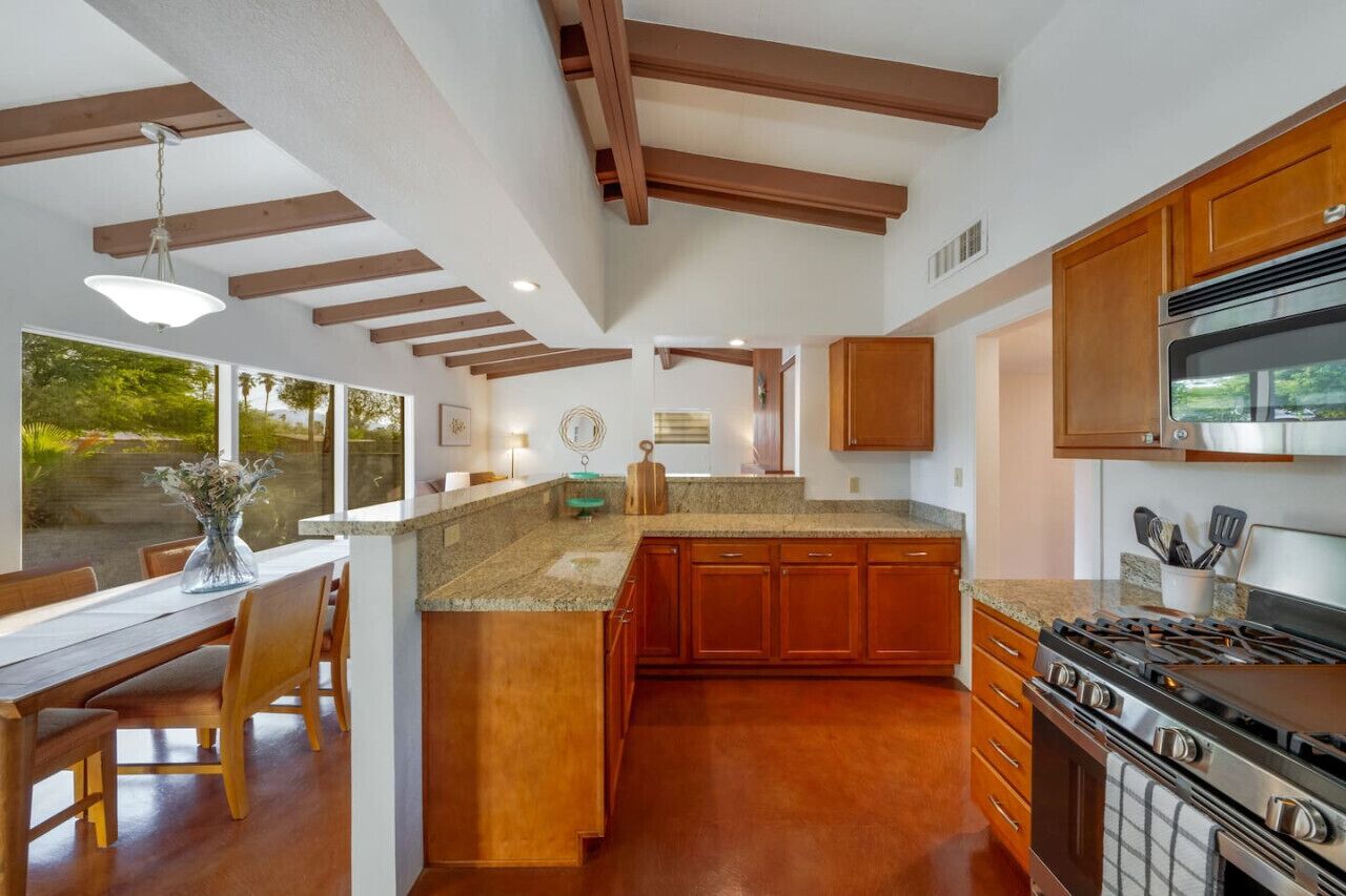 冰箱、微波炉、烤箱、炉灶