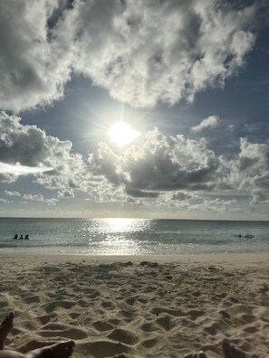 Camastros y toallas de playa