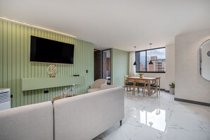 TV connectée de 50 pouces avec chaînes numériques