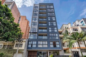 Front of property - HOUSY Laureles (Medellín)
