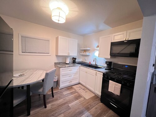 Cozy one  bedroom apt. Centrally located.









