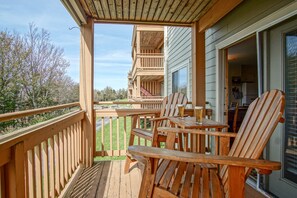 Outdoor dining - Summit 106C 3Br: Condo (Snowshoe)