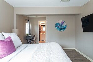 2 bedrooms, desk, iron/ironing board, free WiFi