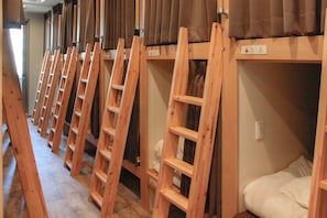 Down duvets, free WiFi, bed sheets - Hostel Asakusa Wasabi (Tokyo)