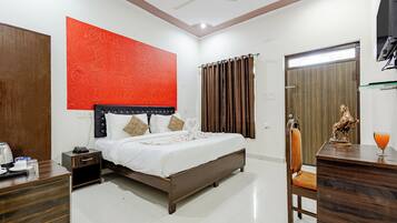 Superior-værelse | 1 soveværelse, skrivebord, mørklægningsgardiner, lydisolering