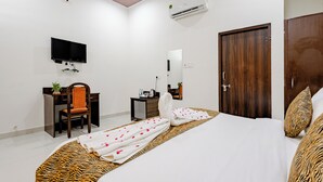 Quarto superior | Escrivaninha, cortinas blackout, quartos à prova de som