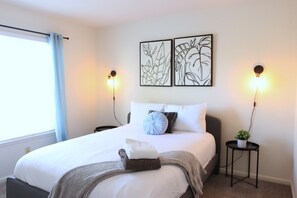 4 bedrooms, desk, iron/ironing board, travel crib