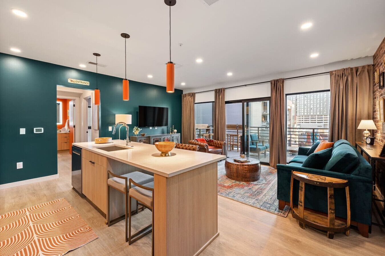 テレビ、卓球台