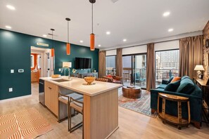 TV, bordtennis og bøker