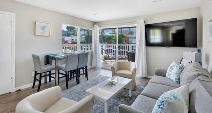 La Jolla Shores Beach Bungalow w/ Balcony, 2 Units in 1 & Steps from the Beach!