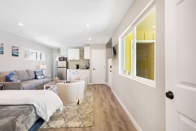 La Jolla Shores Remodel w/ Balcony, 2 Units in 1 & Steps from the Beach! 