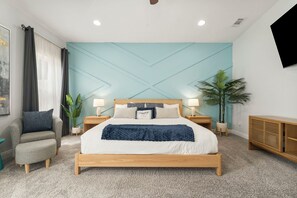 4 bedrooms, desk, iron/ironing board, travel cot