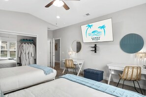 4 bedrooms, desk, iron/ironing board, travel crib