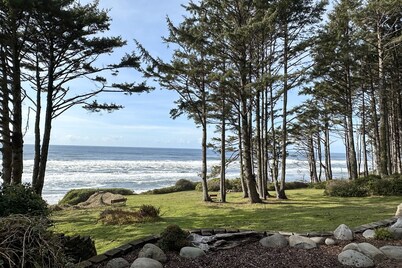 New Listing! Ocean Front, Sunrise & Sunset at Oregon House, Stairs to the Beach!