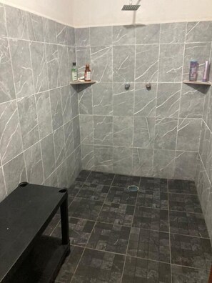 Salle de bain commune