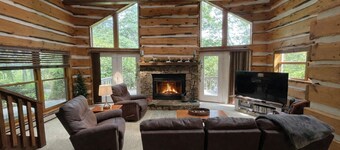 🔥 Fireside Manor | Spacious Home w/ Firepit, Games & Mountain Charm 🌲