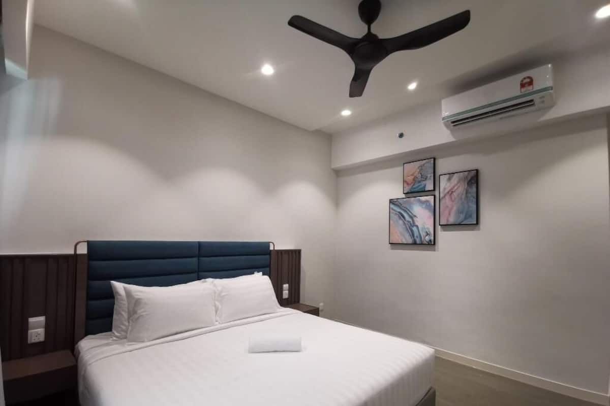 Cortines opaques, planxa i posts de planxar i wifi gratuïta 