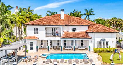 Waterfront Luxury Villa | Heated Pool with Afternoon Sun | Coral Key