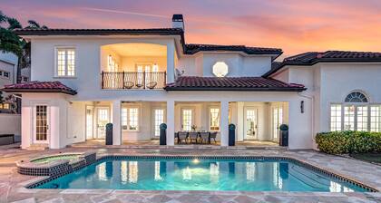 Waterfront Luxury Villa | Heated Pool with Afternoon Sun | Coral Key