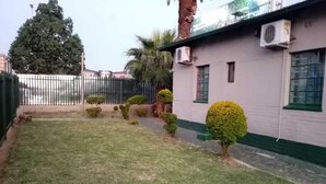تناول الطعام داخل الغرفة