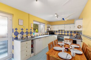 House - Oaklands - Lovely Cottage Walk to Beach (Saundersfoot)