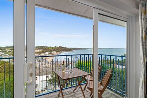 Apartment - Brynawelon - Wonderful Sea and Harbour Views (Saundersfoot)