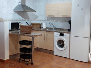 Fridge, microwave, dishwasher, coffee/tea maker