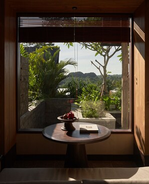 Deluxe Villa, 1 Bedroom, Ridge View | Living room | 43-inch Smart TV with digital channels, Netflix, streaming services - The Ridge Bali (Ubud)