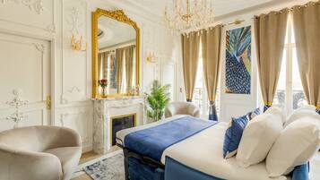 5 slaapkamers, een bureau, een strijkplank/strijkijzer, reisbedje