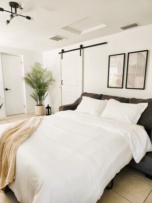 5 Schlafzimmer, Bügeleisen/Bügelbrett, WLAN, Bettwäsche