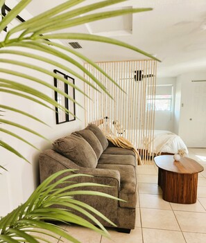 Interior - Fully Renovated House: Steps from Siesta Key Beach. (Sarasota)