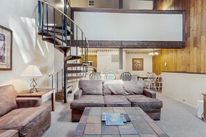 TV, fireplace - Come ready to explore SLT’s outdoor scene at this Lakeland Village townhome (South Lake Tahoe)