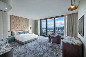 River King Room | 1 bedroom, in-room safe, laptop workspace, blackout drapes