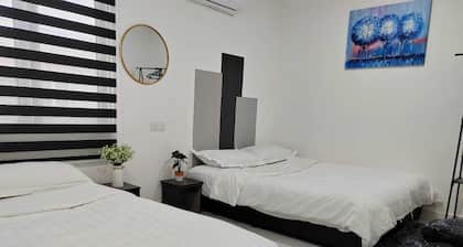 Kuantan Town Staycation 2R2B@5min to HTAA#Netflix